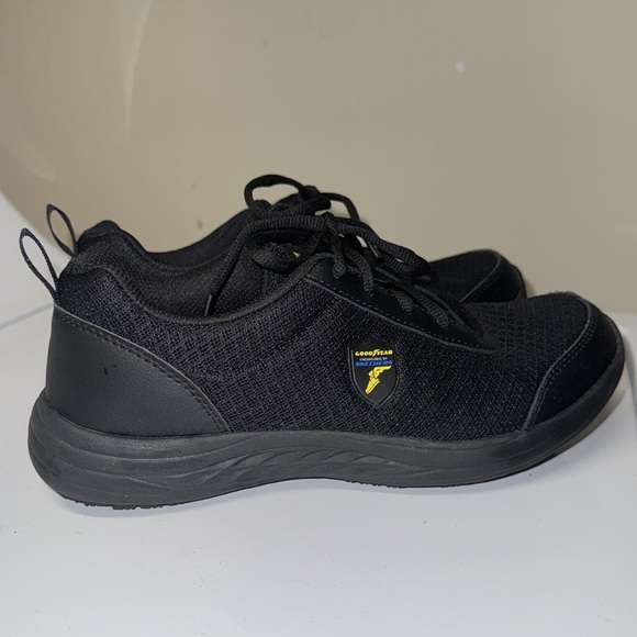Goodyear Engineered by Skechers Women's Rogue Slip Resistant Shoes size 7 tts - Picture 2 of 9